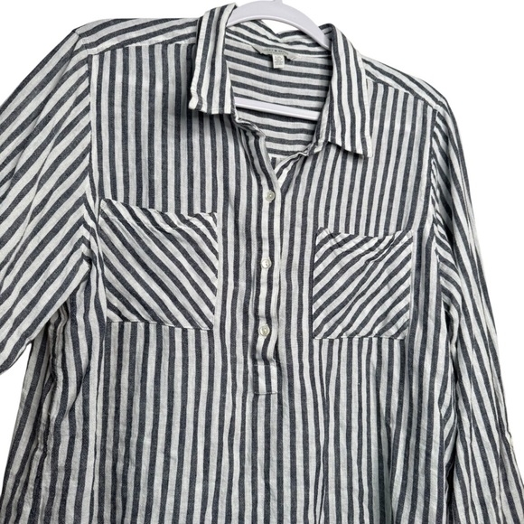 Lucky Brand 2024 Top Women’s Large White Gray Striped Henley 1/4 Button Down D2 - Picture 2 of 11